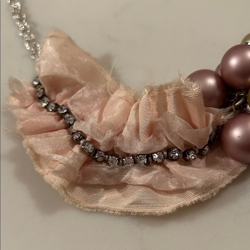 Elegant Pink and Silver Necklace - Picture 2 of 6
